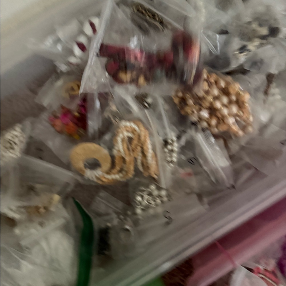 Assorted Jewelry Collection - Picture 10 of 11